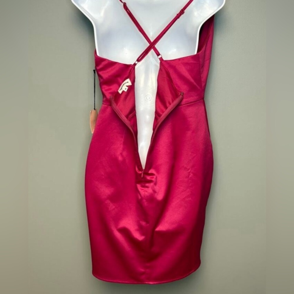 NWT Superdown Vibrant Pink satin mini dress - Picture 3 of 6